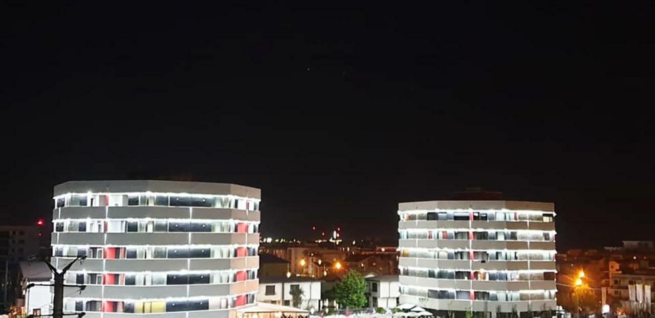 Donny Luxury Apartment Navodari Exterior photo